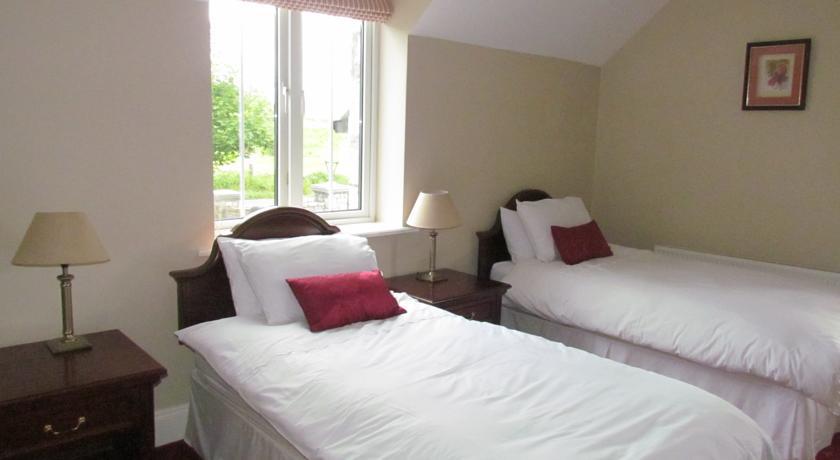 פורטומנה Gate Lodge B&B חדר תמונה