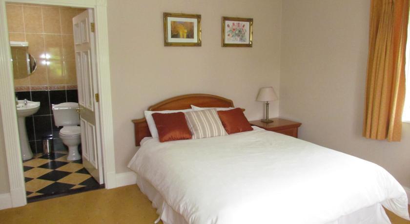 פורטומנה Gate Lodge B&B חדר תמונה