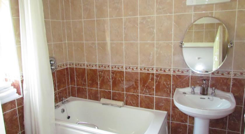 פורטומנה Gate Lodge B&B חדר תמונה
