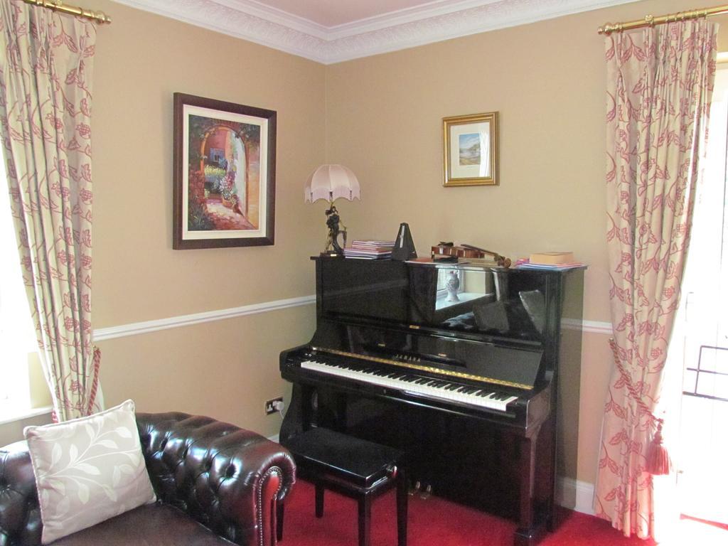 פורטומנה Gate Lodge B&B מראה חיצוני תמונה